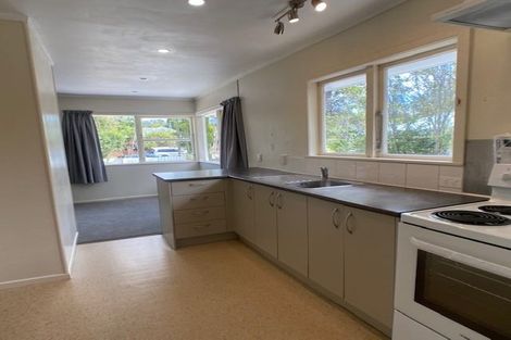 Photo of property in 50 Stottholm Road, Titirangi, Auckland, 0604