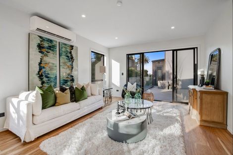 Photo of property in 18b The Esplanade, Eastern Beach, Auckland, 2012
