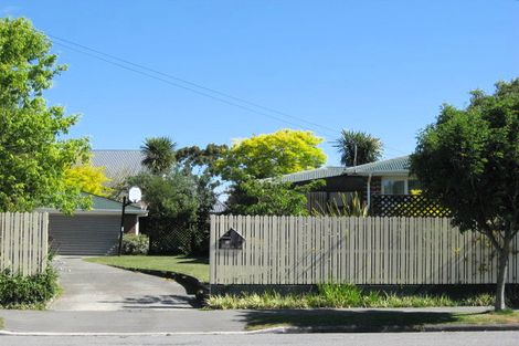 Photo of property in 105 Staveley Street, Avonhead, Christchurch, 8042