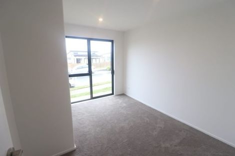 Photo of property in 40 Ascension Crescent, Orewa, 0931