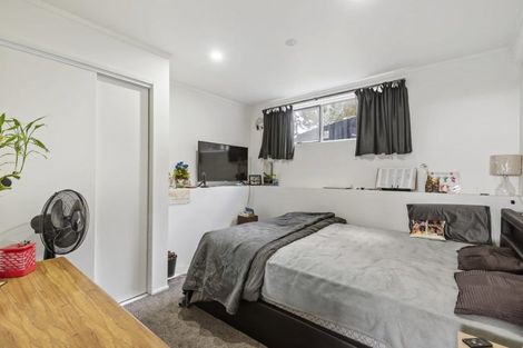 Photo of property in 1/11 Cassia Place, Sunnynook, Auckland, 0620