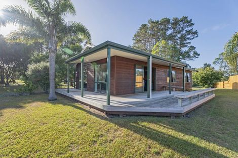 Photo of property in 214 Matarangi Drive, Matarangi, Whitianga, 3592