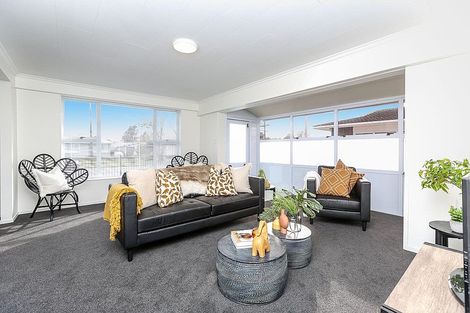 Photo of property in 2/25 Wallath Road, Westown, New Plymouth, 4310