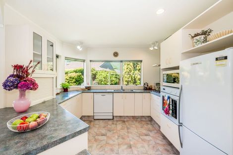 Photo of property in 25 Awanui Drive, Waikanae, 5036