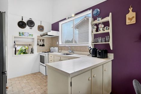 Photo of property in 2/39 Brunton Place, Glenfield, Auckland, 0629