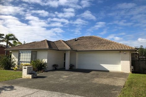 Photo of property in 39 Delmont Close, East Tamaki Heights, Auckland, 2016