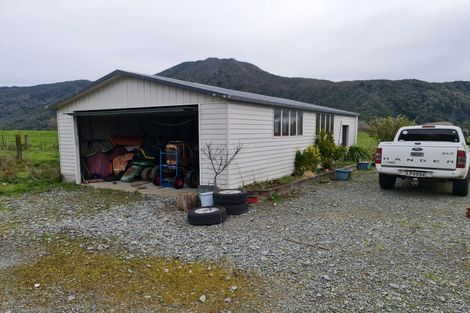 Photo of property in 72 Hotham Street, Murchison, 7007