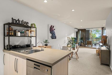 Photo of property in 2-06/424 Maunganui Road, Mount Maunganui, 3116