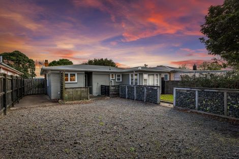 Photo of property in 69 Taikata Road, Te Atatu Peninsula, Auckland, 0610