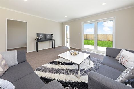 Photo of property in 27 Warbler Crescent, Papakura, 2110