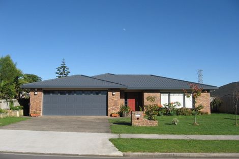 Photo of property in 3 Norm Pellow Drive, Manurewa, Auckland, 2105