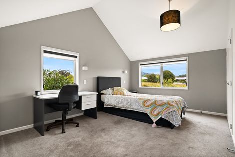 Photo of property in 11 Holyport Close, Fairfield, Dunedin, 9018