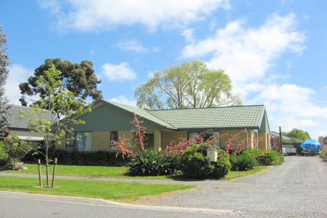 Photo of property in 35 Buckleys Road, Rangiora, 7400