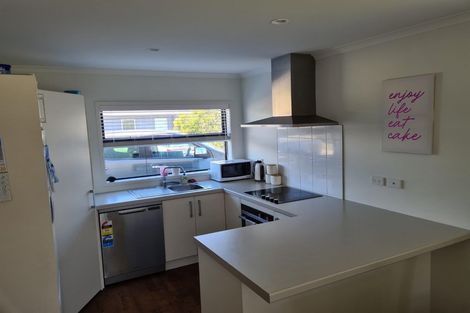 Photo of property in 16 Marion Crescent, Papamoa Beach, Papamoa, 3118