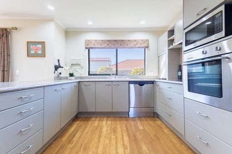 Photo of property in 80 Guildford Drive, Paraparaumu, 5032