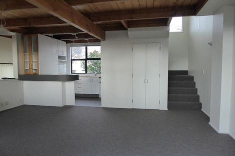 Photo of property in 2/80 Hobson Street, Thorndon, Wellington, 6011