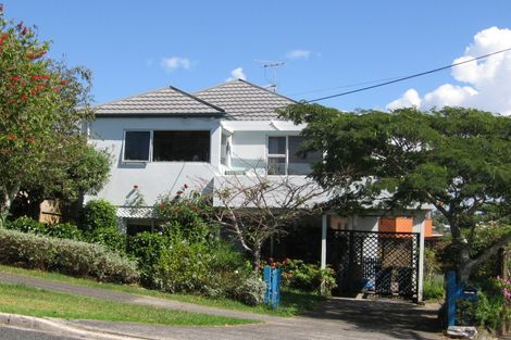 Photo of property in 2/22 Rothesay Bay Road, Rothesay Bay, Auckland, 0630