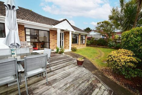 Photo of property in 1/5 Spring Grove, Henderson, Auckland, 0612