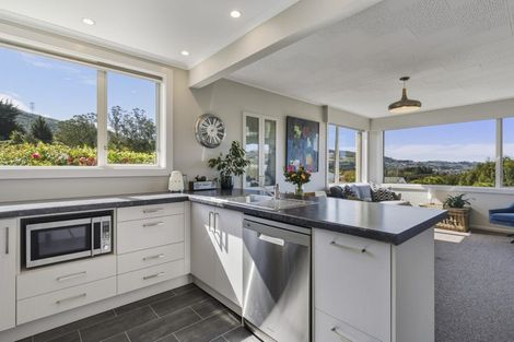 Photo of property in 25 Pioneer Crescent, Helensburgh, Dunedin, 9010