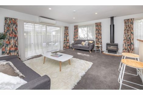 Photo of property in 2/79 Ottawa Road, Wainoni, Christchurch, 8061