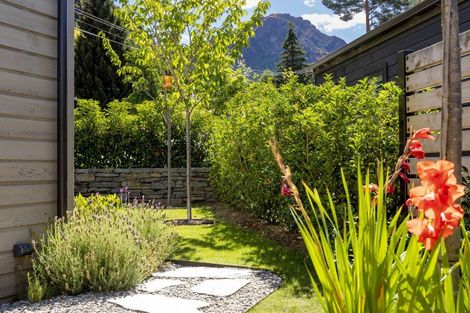 Photo of property in 9a Caernarvon Street, Arrowtown, 9302