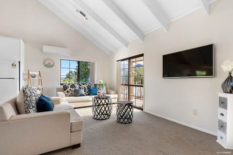 Photo of property in 6 Standish Place, Bayview, Auckland, 0629