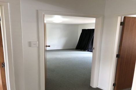 Photo of property in 2/32 Eastern Beach Road, Eastern Beach, Auckland, 2012