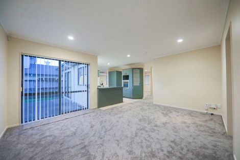 Photo of property in 9 Ballintra Close, Pinehill, Auckland, 0632