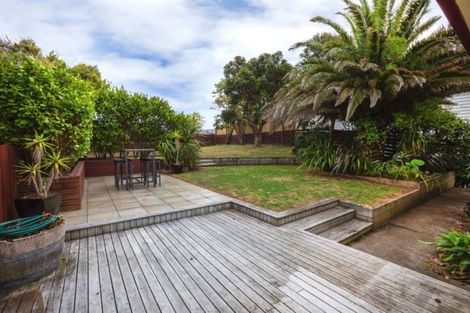 Photo of property in 2 Karoro Place, Paremata, Porirua, 5024