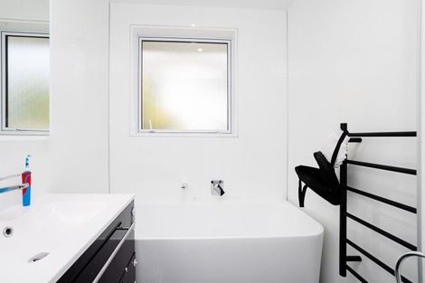 Photo of property in 122 Cunningham Crescent, Grasmere, Invercargill, 9810