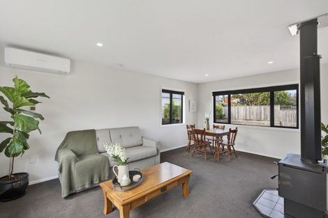 Photo of property in 1 Ranfurly Street, Frankleigh Park, New Plymouth, 4310