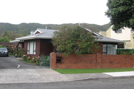 Photo of property in 2 Raymond Terrace, Fairfield, Lower Hutt, 5011