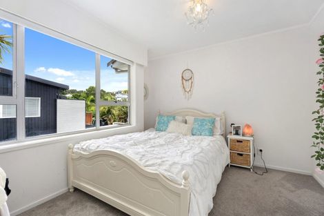 Photo of property in 1/22 Sandown Road, Rothesay Bay, Auckland, 0630