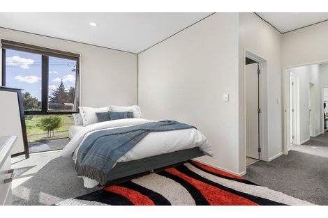 Photo of property in 2 Te Aparangi Road, Papakura, 2110