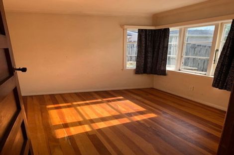 Photo of property in 33 Coates Street, Tawa, Wellington, 5028