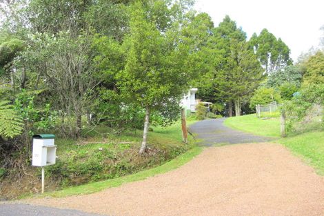 Photo of property in 20 Bush Road, Waiatarua, Auckland, 0604