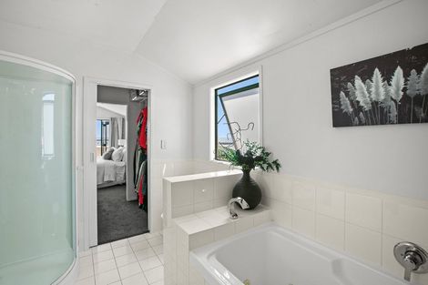 Photo of property in 46 Whiteley Street, Moturoa, New Plymouth, 4310