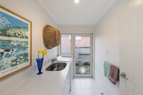 Photo of property in 48a Churchill Avenue, Hokowhitu, Palmerston North, 4410