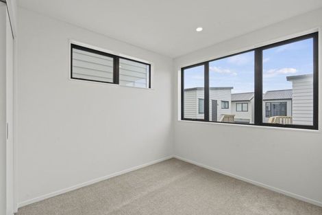 Photo of property in 32 Whare Kauri Road, Papakura, 2110