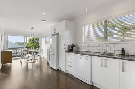 Photo of property in 37b Salisbury Road, Birkdale, Auckland, 0626