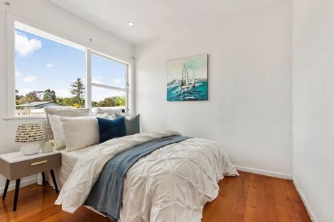 Photo of property in 24 La Rosa Street, Green Bay, Auckland, 0604