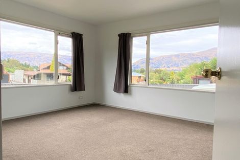Photo of property in 5 Mount Iron Drive, Wanaka, 9305