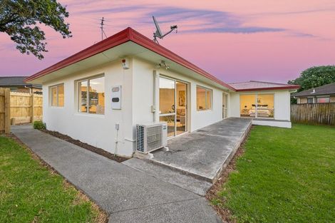Photo of property in 10 Wairua Place, Pukekohe, 2120