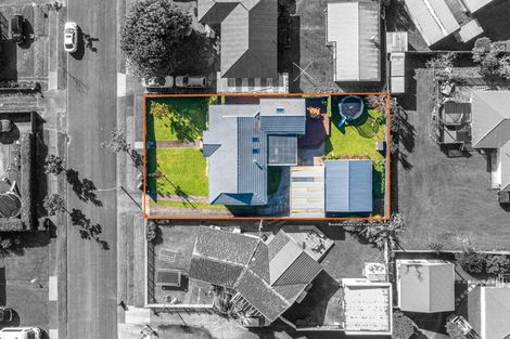 Photo of property in 10 Dalry Place, Mangere Bridge, Auckland, 2022