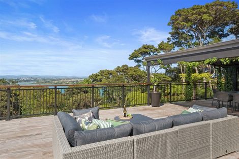 Photo of property in 5 Ngarahana Avenue, Paremoremo, Auckland, 0632