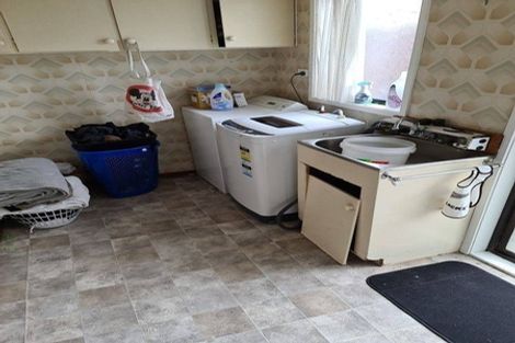 Photo of property in 2/1 Deuxberry Avenue, Northcote, Auckland, 0627