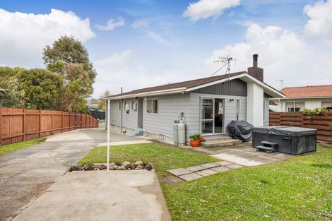 Photo of property in 9 Lyndale Place, Kelvin Grove, Palmerston North, 4414