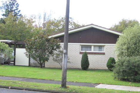 Photo of property in 14 Borrowdace Avenue, Botany Downs, Auckland, 2010