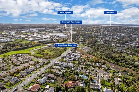 Photo of property in 7/1 Benita Place, Sunnyvale, Auckland, 0612