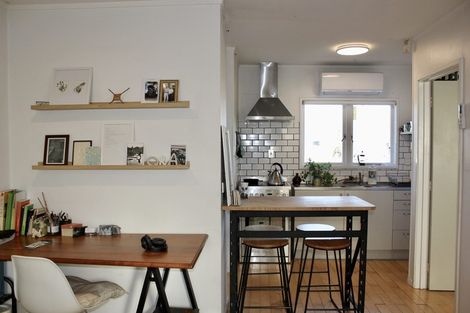 Photo of property in 2/27 Nikau Street, New Lynn, Auckland, 0600